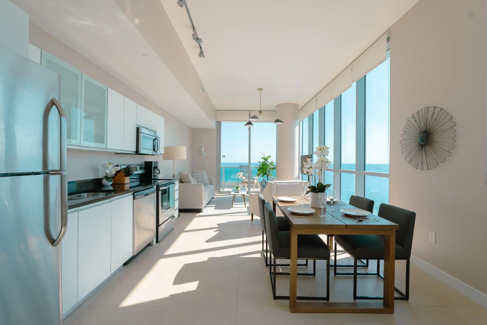 Monte Carlo Miami Beach Room photo