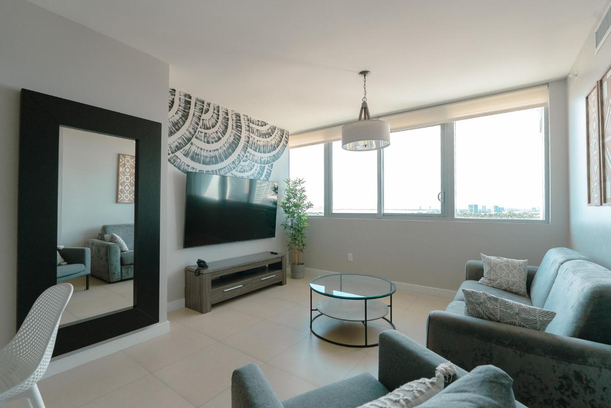 Monte Carlo Miami Beach Room photo