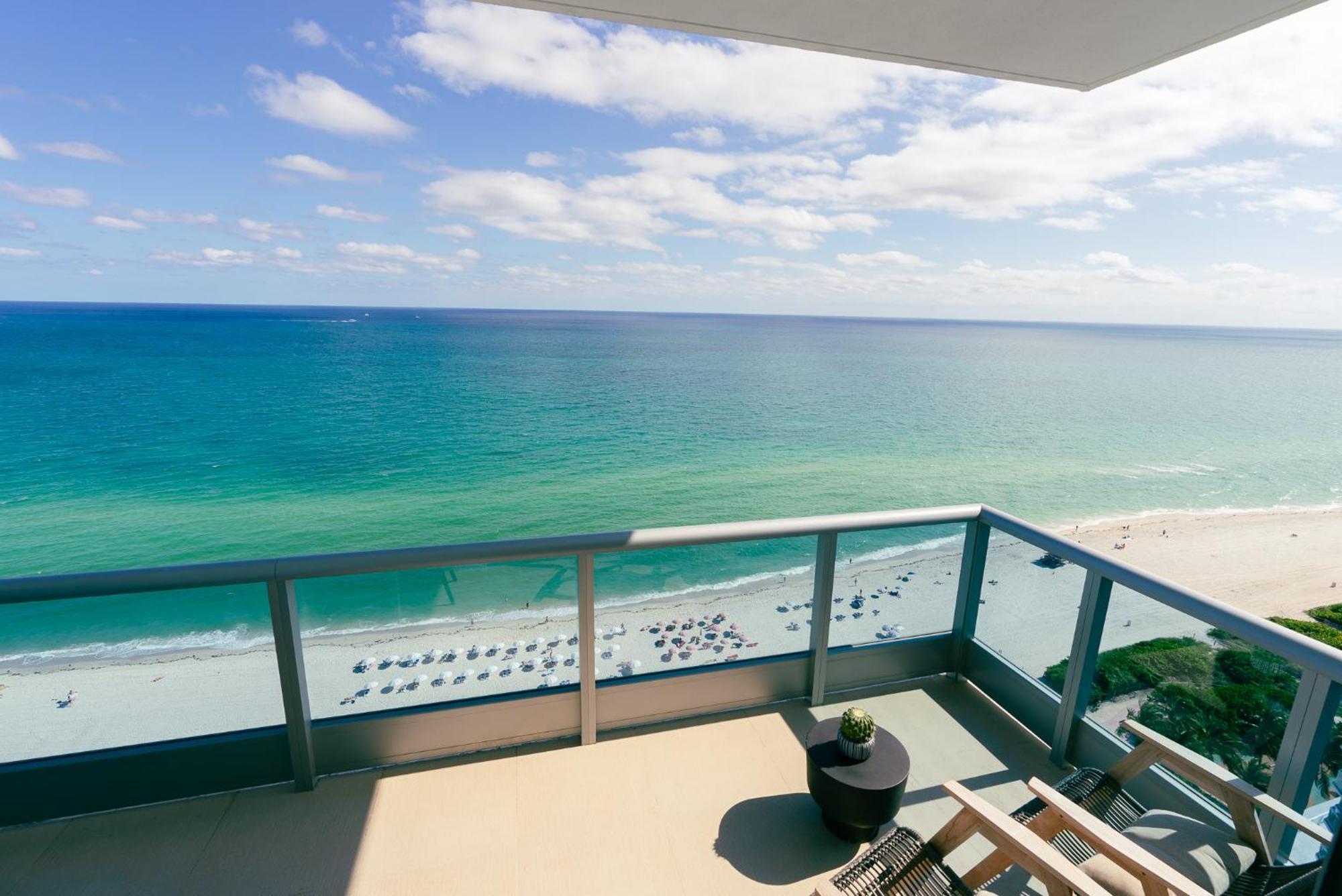 Monte Carlo Miami Beach Room photo