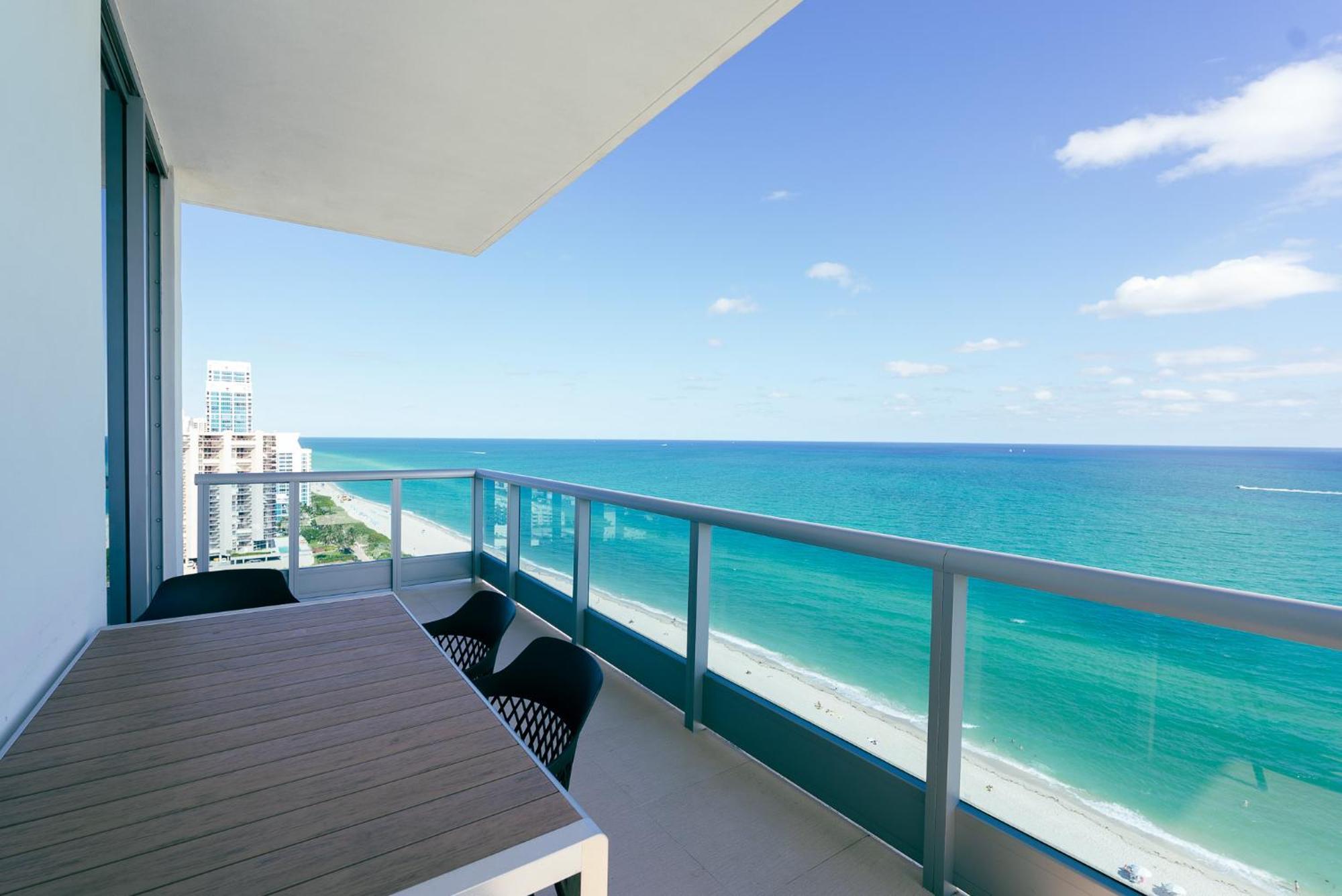 Monte Carlo Miami Beach Room photo