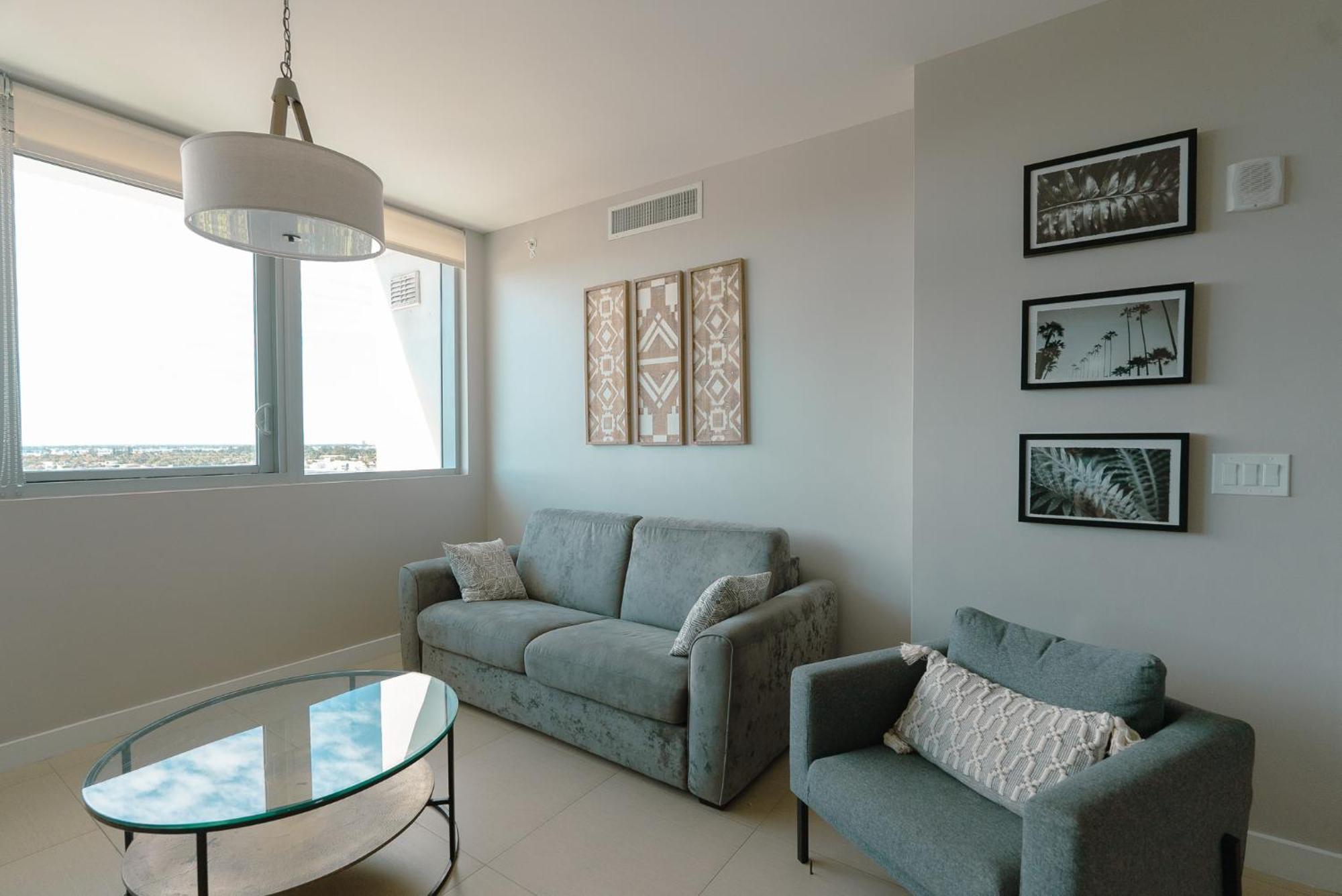 Monte Carlo Miami Beach Room photo
