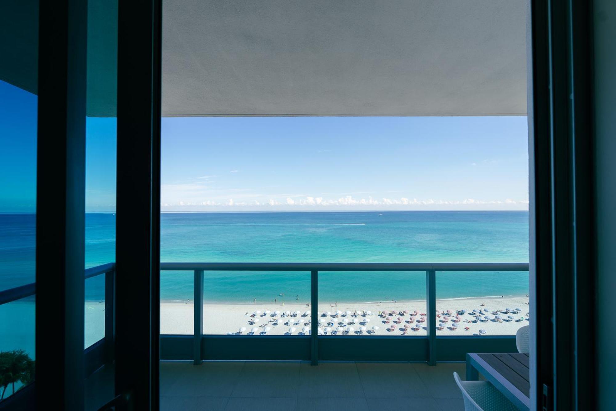 Monte Carlo Miami Beach Room photo
