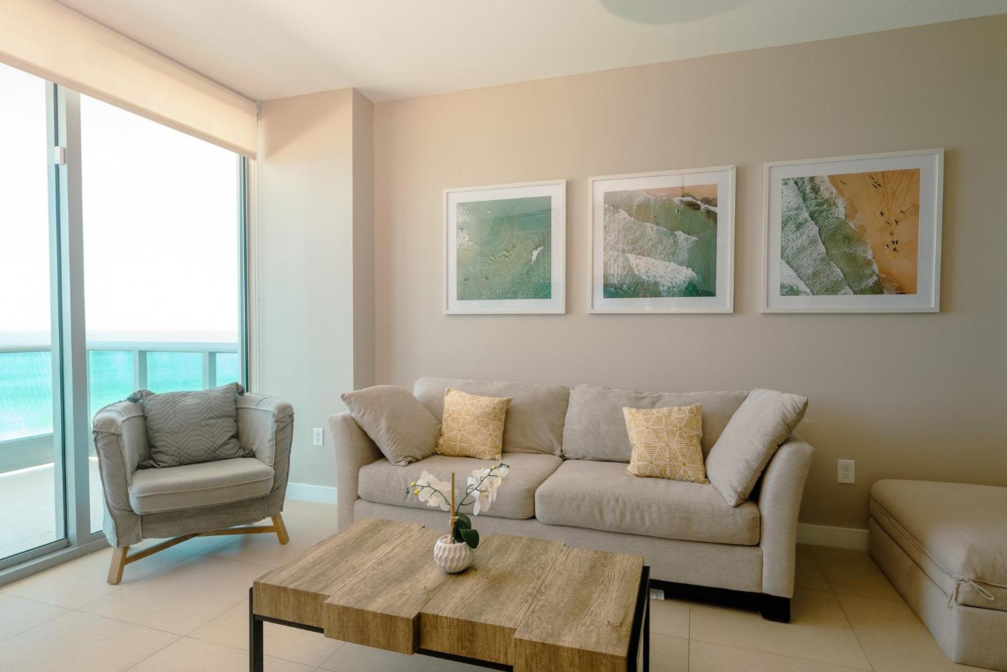 Monte Carlo Miami Beach Room photo